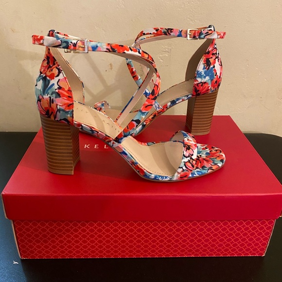 NIB: Kelly & Katie Daton Sandal - Picture 4 of 7